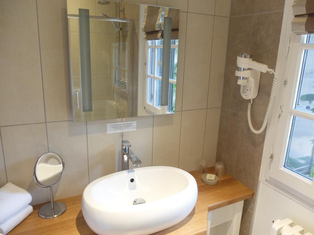 Auberge Du Grand Dauphin Dhuizon Kamer foto
