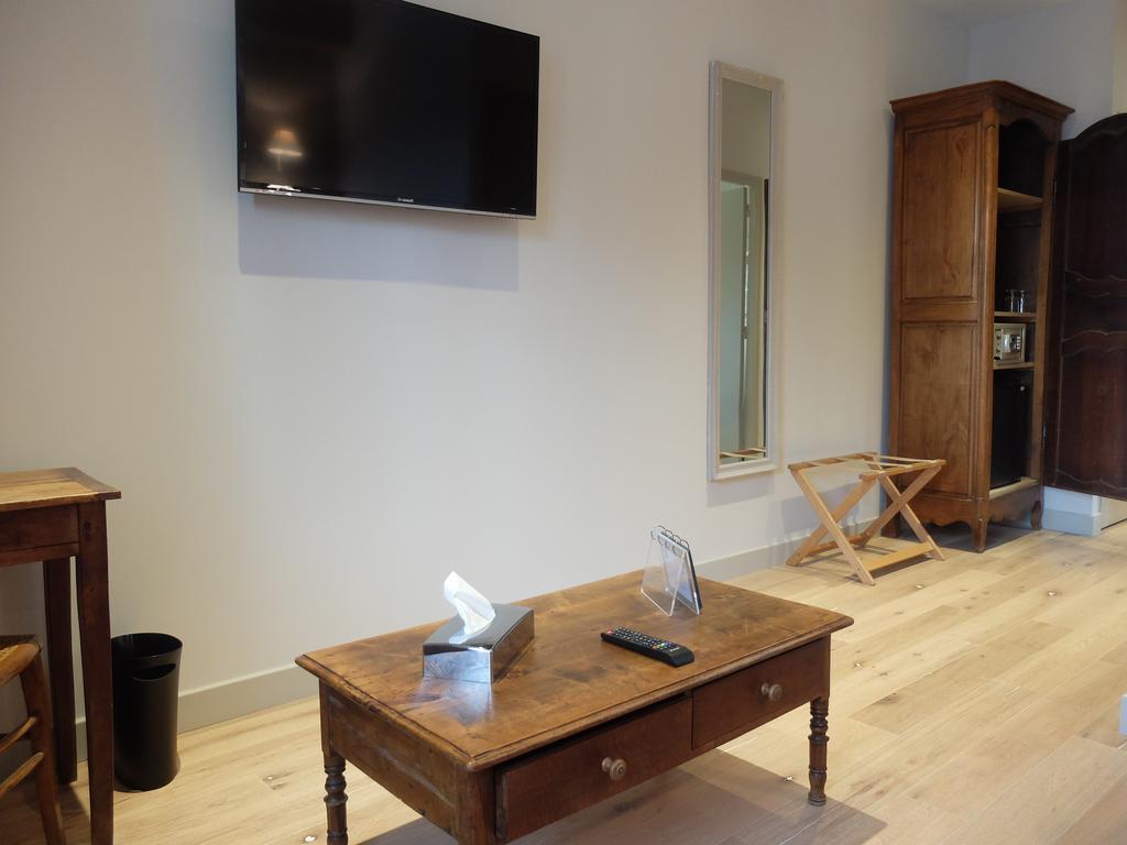 Auberge Du Grand Dauphin Dhuizon Kamer foto