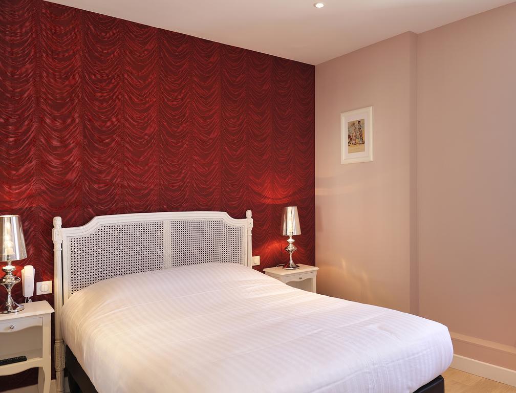 Auberge Du Grand Dauphin Dhuizon Kamer foto