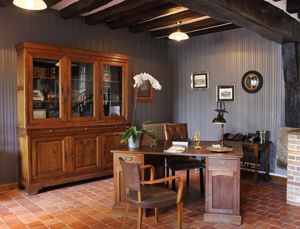 Auberge Du Grand Dauphin Dhuizon Buitenkant foto