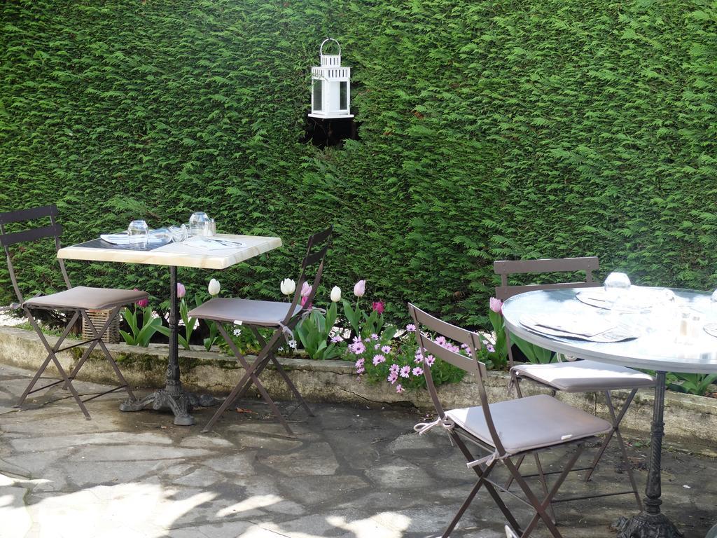 Auberge Du Grand Dauphin Dhuizon Buitenkant foto