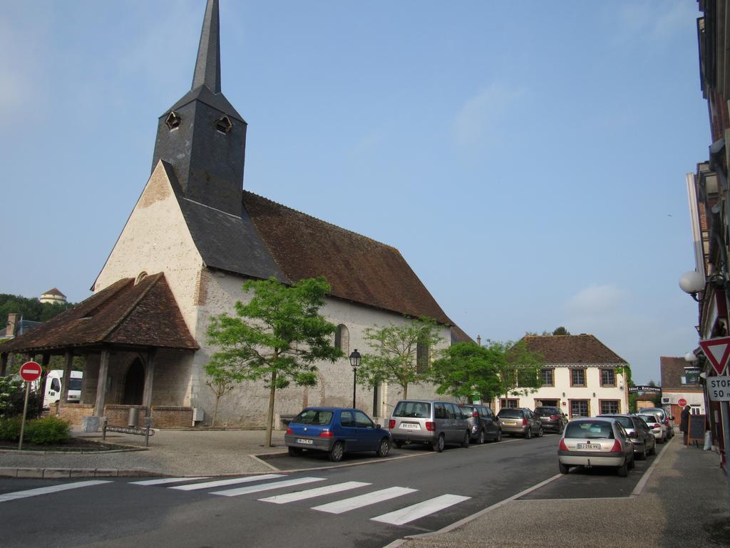 Auberge Du Grand Dauphin Dhuizon Buitenkant foto